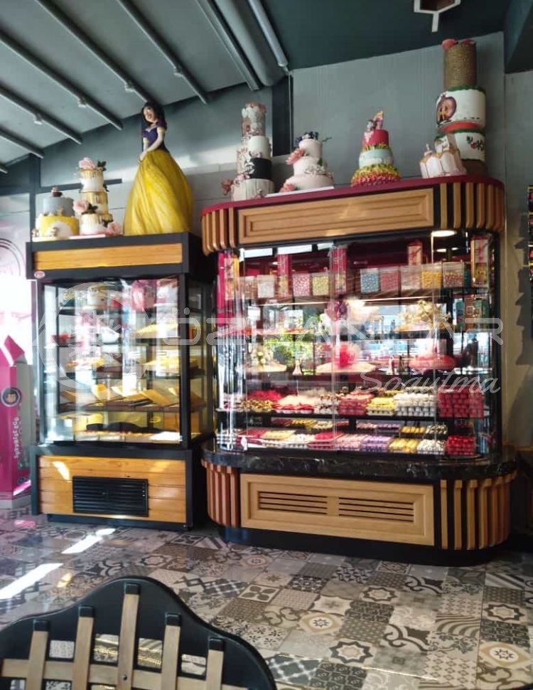 Chocolate Display Case for Bakeries and Cafeterias