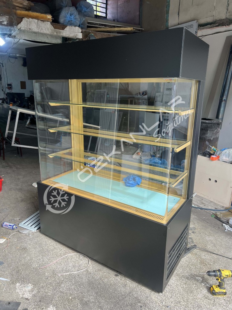 1.5 Metre Dik Yaş Pasta Kuru Pasta Dolabı Siyah (İkinci El)