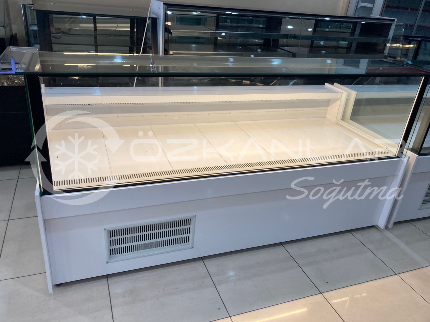 2.5 Metre Beyaz Dolap
